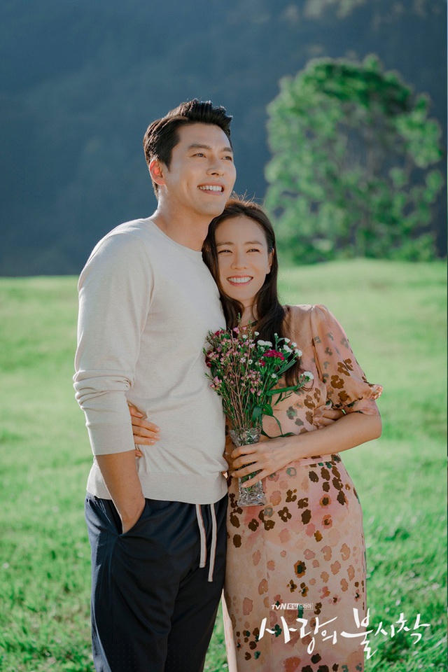 Chuyện tình của Son Ye Jin và Hyun Bin luôn nhận được sự ủng hộ của công chúng. 