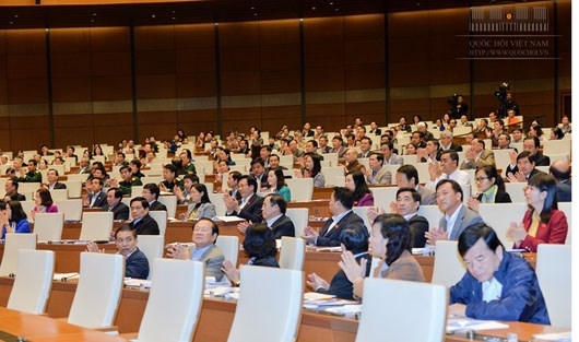 QH th&ocirc;ng qua nghị quyết chi ng&acirc;n s&aacute;ch, tổng chi vẫn cao hơn tổng thu