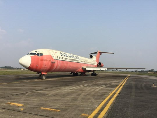 Chiếc Boeing 727 thực hiện chuyến bay cuối cùng tới Hà Nội vào ngày 30/4/2007, sau đó ngừng bay và bị "bỏ rơi" tại sân bay quốc tế Nội Bài từ ngày 1/5/2007