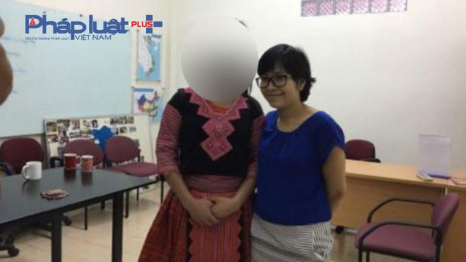 Giàng Linh Anh(trái) được trở về trong điều kiện sức khỏe tốt và tiếp tục học tập trở lại. Ảnh: Thu Thủy