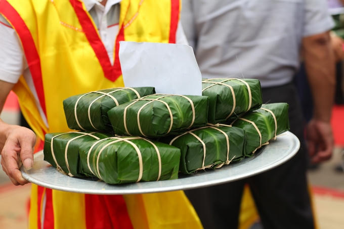 Rộn ràng hội thi gói, nấu bánh chưng bánh giầy