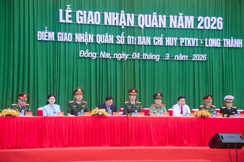 Các đại biểu tham dự buổi lễ.