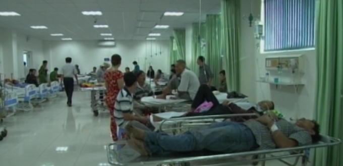 Nhiều người bị thương nhập viên cấp cứu.