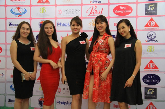 Thí sinh Người đẹp Ảnh "khoe sắc" ngoài đời thực.