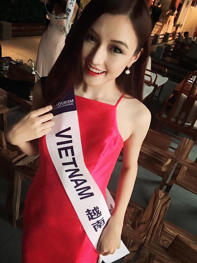 Hình ảnh của Phương Chi trong những ngày đầu bước chân đến Trung Quốc tham gia cuộc thi. (Ảnh: NVCC)