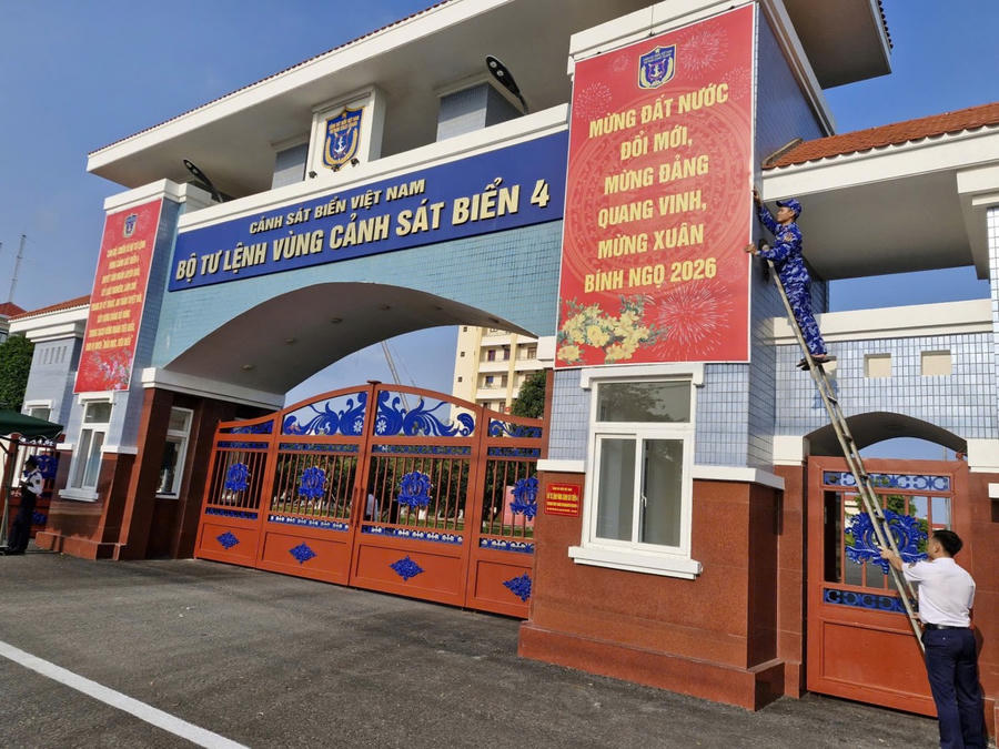 Bộ Tư lệnh Vùng Cảnh sát biển 4 trang trí pano, áp phích