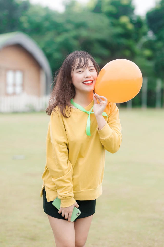 Cô nàng Trà My sở hữu vẻ ngoài đáng yêu.