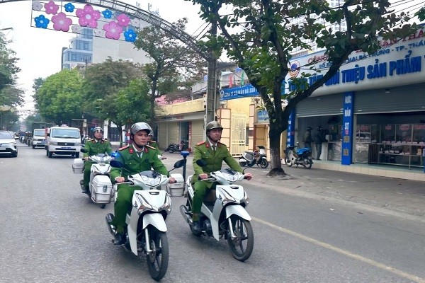 Công an các đơn vị, địa phương đồng loạt ra quân bố trí lực lượng, bảo đảm sẵn sàng xử lý mọi tình huống phát sinh ngay từ cơ sở.