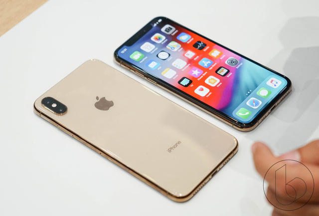 iPhone XS c&oacute; nhiều n&acirc;ng cấp hơn so với thế hệ iPhone X.