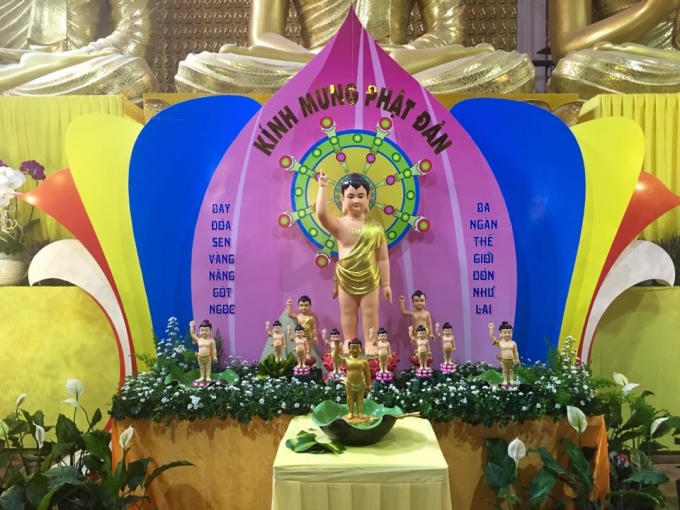 Hình ảnh Đức Phật sơ sinh.
