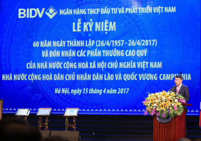 Thống đốc Ngân hàng Nhà nước Lê Minh Hưng phát biểu tại Lễ kỷ niệm nhân dịp kỷ niệm 60 năm ngày thành lập (26/4/1957-26/4/2017) của Ngân hàng TMCP Đầu tư và Phát triển Việt Nam (BIDV) tổ chức tại Trung tâm Hội nghị Quốc gia, Hà Nội.