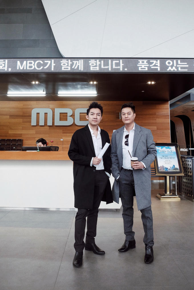 Angela Phương Trinh khoe thần th&aacute;i kh&ocirc;ng k&eacute;m sao ngoại trong chuyến thăm đ&agrave;i truyền h&igrave;nh MBC