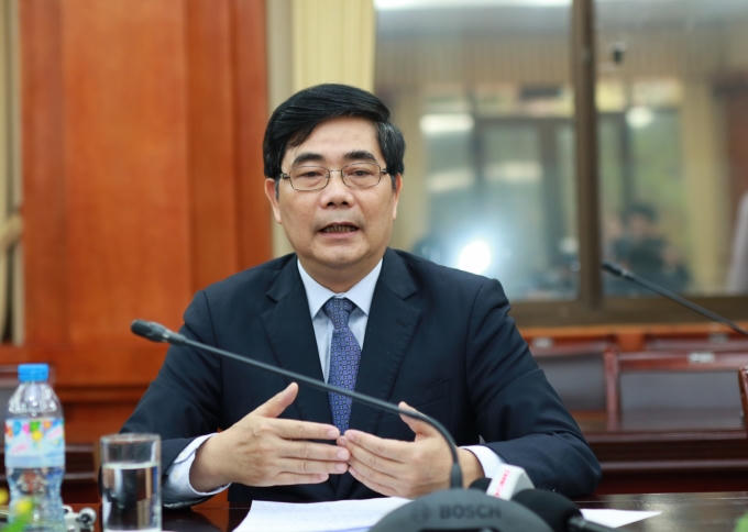 Bộ trưởng Cao Đức Ph&aacute;t đang n&oacute;i chuyện với ph&oacute;ng vi&ecirc;n B&aacute;o Lao Động. Ảnh: Hải Nguyễn