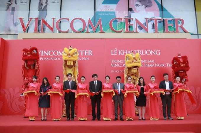 Lễ cắt bang khách thành Vincom Center Phạm Ngọc Thạch diễn ra trang trọng.