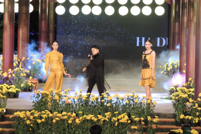 Lụa Bảo Lộc nói riêng và lụa Việt Nam nói chung là một trong những loại đẹp và bền nhất thế giới. Vì vậy buổi trình diễn thời trang giới thiệu lụa Bảo Lộc cũng là thông điệp để nhân dân nơi đây lưu giữ nghề dệt lụa truyền thống. Nâng cao thu nhập cho người trồng dâu nuôi tằm để những sản phẩm từ lụa không những được yêu thích trong nước mà còn xuất khẩu ra các thị trường ở nước ngoài