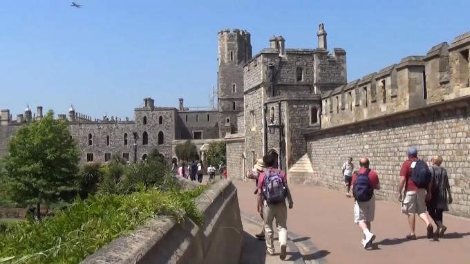 Anh: Kế hoạch tăng nguồn cung nhà bị “treo” vì chờ Bộ trưởng mới