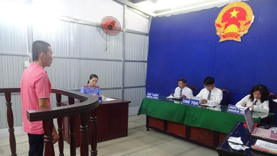 Bị cáo Thuận tại phiên xét xử. (Ảnh: báo Công lý)