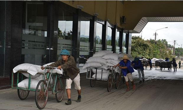 Sự phát triển của KTCK tạo công ăn, việc làm cho người lao động.