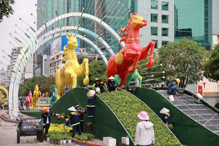 Đường hoa Nguyễn Huệ Tết Bính Ngọ 2026 tại TP Hồ Chí Minh.