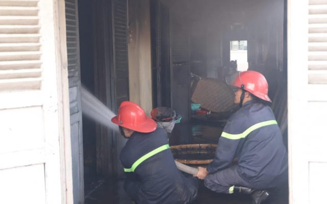 Lâm Đồng: Cháy lớn ở nhà kho nuôi thử nghiệm giống tằm