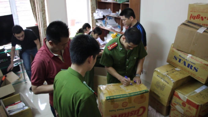 Cơ quan chức năng đang kiểm đếm tang vật.