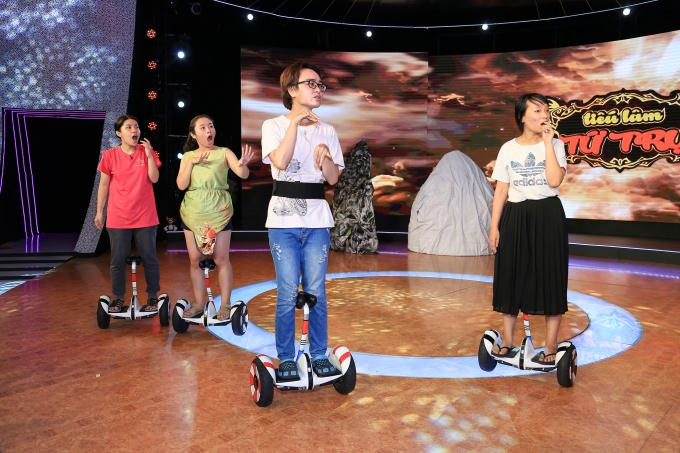 Hồng V&acirc;n t&aacute;o bạo đem kịch kinh dị l&ecirc;n s&acirc;n khấu Tiếu L&acirc;m Tứ Trụ