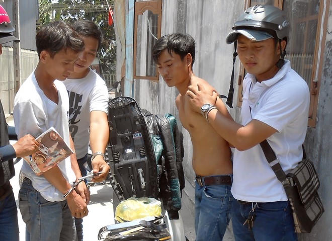 Các Hiệp sĩ tóm gọn 2 tên trộm xe.