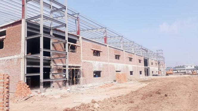 Khối nhà 3 tầng đã cơ bản hoàn thành phần thô (Ảnh nguồn Nguyễn Trường - Báo Tiền Phong).