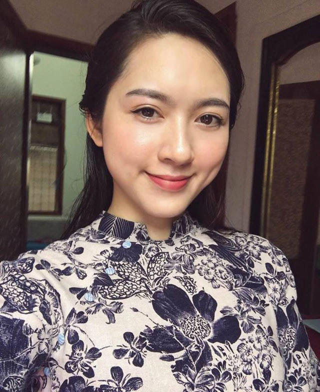 Cô gái xinh đẹp cũng từng nổi tiếng với chuyện tình sét đánh, cưới nhau chỉ sau một lần gặp mặt.