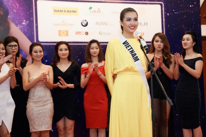 Phạm Hương ngẫu hứng đọc ráp cùng Lệ Hằng, Trà My