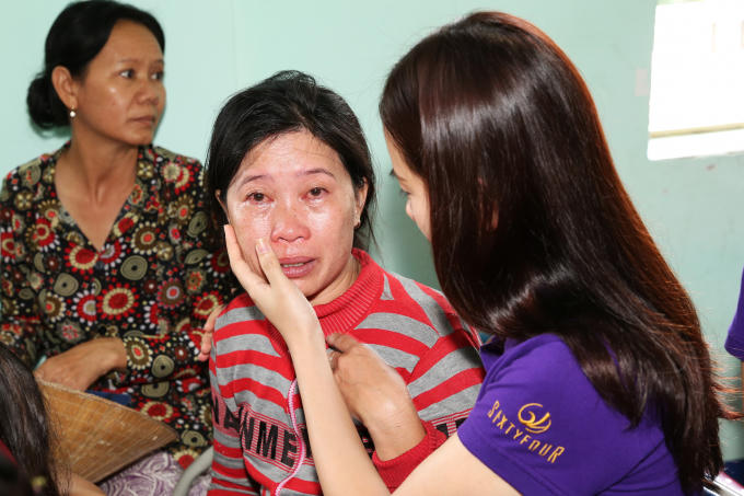 Gần 4 tỷ đồng được gửi chia sẻ với người dân miền Trung từ tổ chức Hoa hậu Hoàn vũ Việt Nam