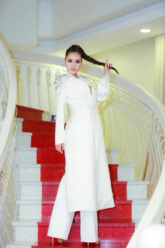 Xuất hiện quyền lực trên