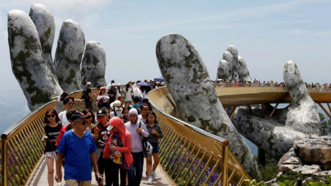  Nhiều người lo ngại về chất lượng dịch vụ khi giảm giá tour.