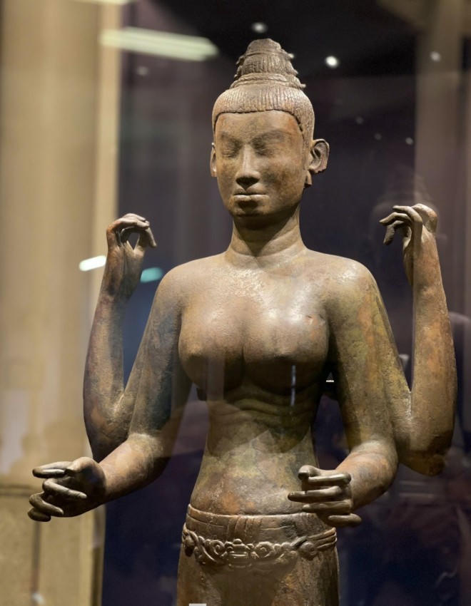 Tượng đồng Nữ thần Durga Văn hoá Chăm Pa, niên đại: Thế kỷ VII.