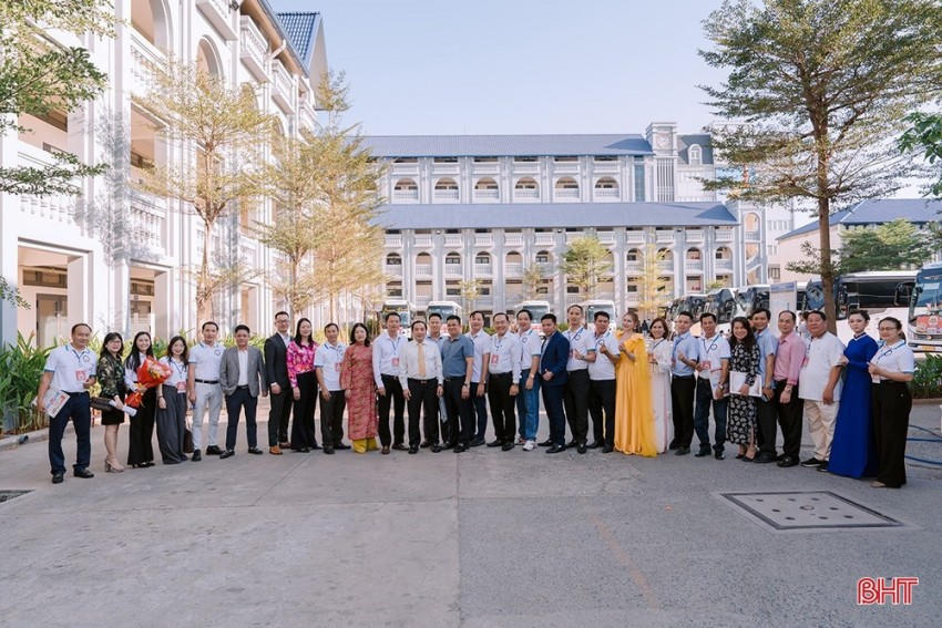 Ông Nguyễn Phi Dần – Chủ tịch Hội Doanh nghiệp Hà Tĩnh phía Nam cho biết: "Chuyến xe 0 đồng không chỉ là những chuyến xe đưa bà con về quê đón Tết, mà còn là tình cảm, sự sẻ chia của cộng đồng doanh nghiệp, những người con Hà Tĩnh xa quê dành cho sinh viên, người lao động hoàn cảnh khó khăn. Chúng tôi mong muốn góp một phần nhỏ để mọi người đều có cơ hội sum họp gia đình trong những ngày Tết cổ truyền”.