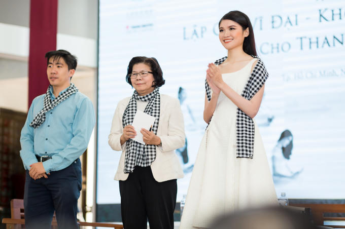 Từng l&agrave; một người nh&uacute;t nh&aacute;t, mờ nhạt, Thuỳ Dung vượt qua ch&iacute;nh m&igrave;nh bằng kim chỉ nam n&agrave;y!