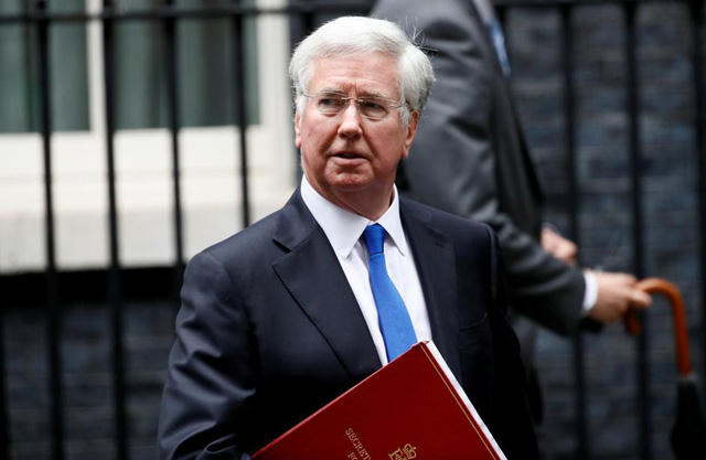 Bộ trưởng Quốc phòng Anh Michael Fallon. (Ảnh: Reuters)