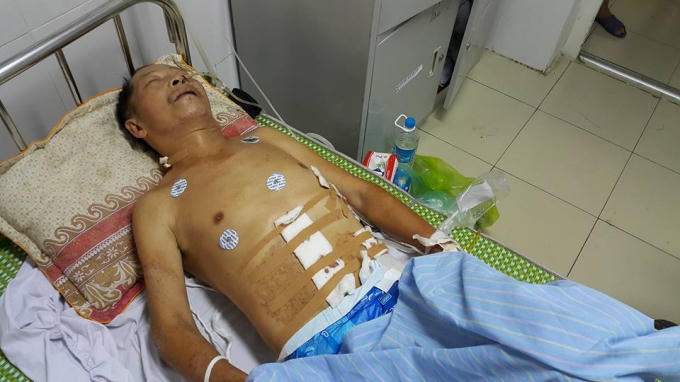 Ông Dần vẫn nhớ như in giây phút nhìn thấy Thắng xuống tay với vợ của mình.