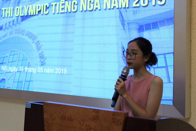 Sinh viên Lê Hồng Ngọc phát biểu tại buổi Lễ (Ảnh: Việt Anh).