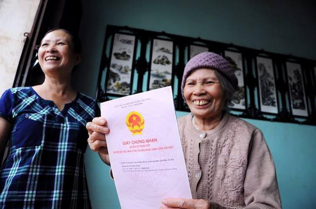Cuộc hành trình đi tìm chân lý cho cụ bà Đàm Thị Lích trên báo điện tử Dân trí và Khuyến học Dân trí đã kết thúc có hậu như cổ tích.