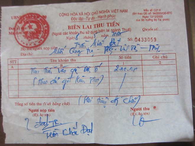 Bi&ecirc;n lai &ldquo;tự nguyện&rdquo; đ&oacute;ng 2 triệu đồng anh Đạt nộp cho phường.