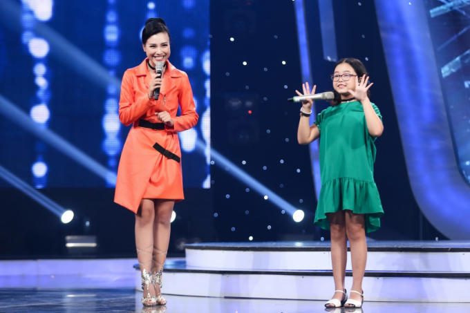 Hoàng Oanh: ‘Bên các em nhỏ tôi quên hết muộn phiền’