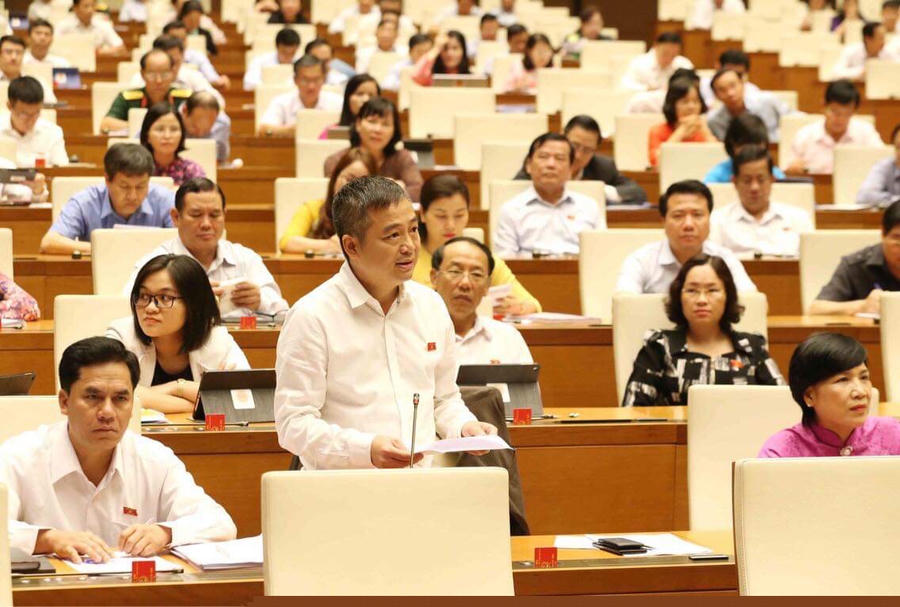 Đại biểu Nguyễn Lân Hiếu: Kết quả KTXH đạt được rất phấn khởi, song nhiều cử tri vẫn hoài nghi bởi niềm tin của họ bị lung lay trước nhiều bức xúc chậm được giải quyết. Ảnh VGP/Nhật Bắc