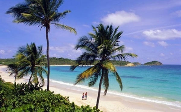 Bãi Thơm Phú Quốcvới cảnh sắc thiên nhiên hoang sơ và yên bình.