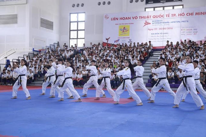 Màn biểu diễn của đội Taekwondo của trường đại học Tôn Đức Thắng.