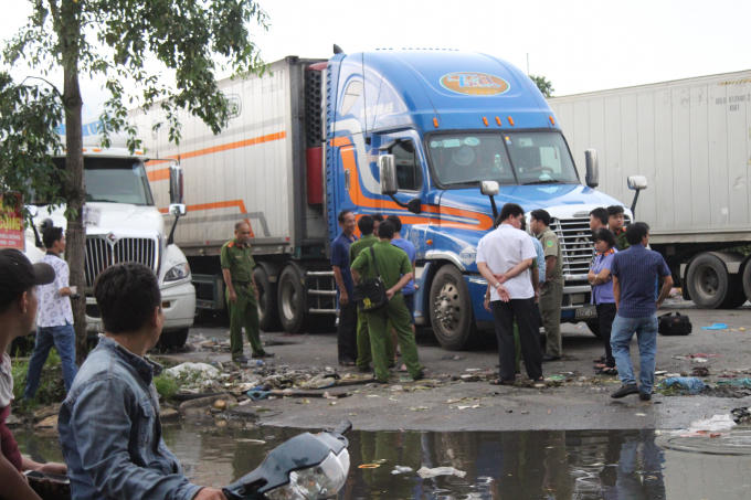 C&ocirc;ng an kh&aacute;m nghiệm hiện trường. ảnh minh họa.