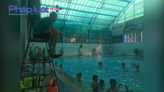  Sự giám sát của lực lượng cứu hộ ở các bể bơi đặc biệt quan trọng nhằm phát hiện và xử lý kịp thời. 