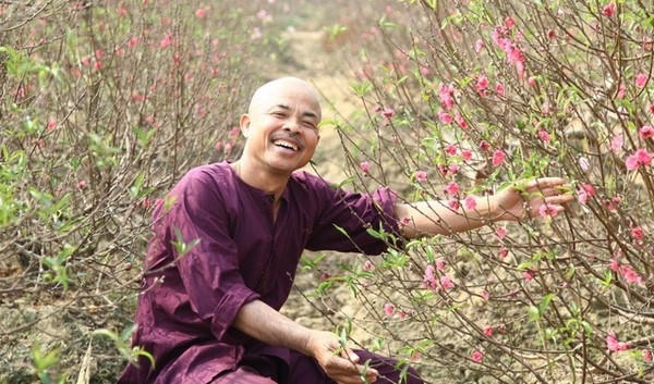 Nam diễn viên được khán giả biết đến nhiều hơn khi tham gia phim "Đất và người" của đạo diễn Nguyễn Hữu Phần.