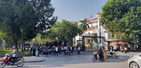 Dư luận đang đợi chờ sự vào cuộc khách quan, công tâm của Tỉnh ủy, UBND tỉnh Thanh Hóa trong phi vụ đấu giá 375 lô đất thuộc MBQH 3241 vốn xảy ra nhiều tai tiếng thời gian qua.