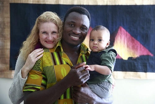 Manu và vợ con. (Ảnh: Toronto Stars)